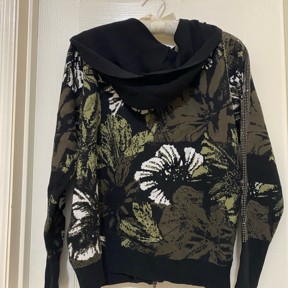 NEW SPANNER SLEEK Hooded Sweater;Soft and Warm;Size Small;Chic Sparkle Details